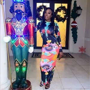 Long Sleeve abstract print dress!! Size S